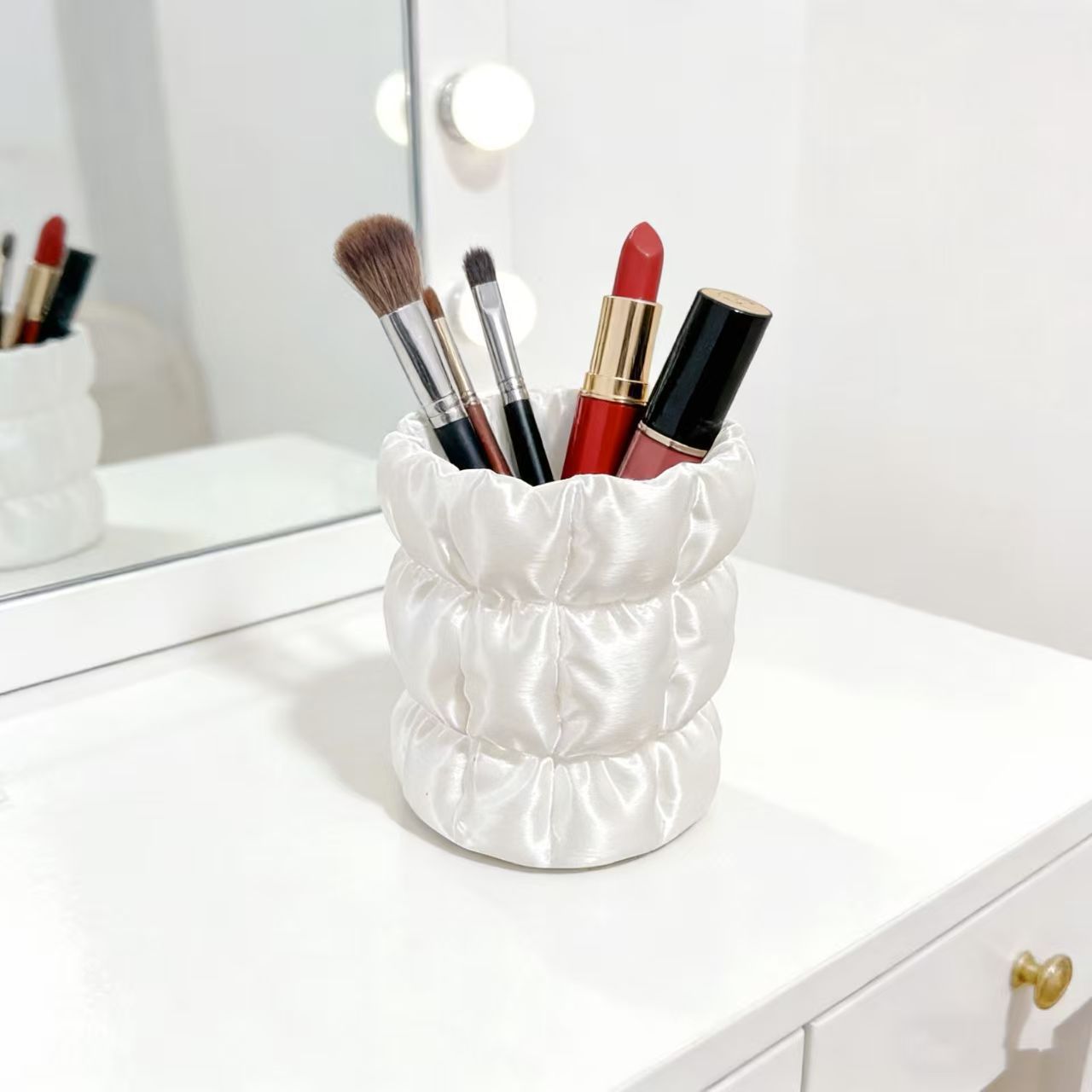 Cloud Ruched Satin Makeup Brus - Luxury Skincare And Makeup Brands review and price